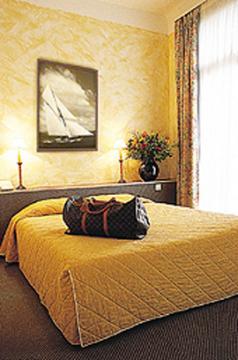 Amirauté Hotel 3*
