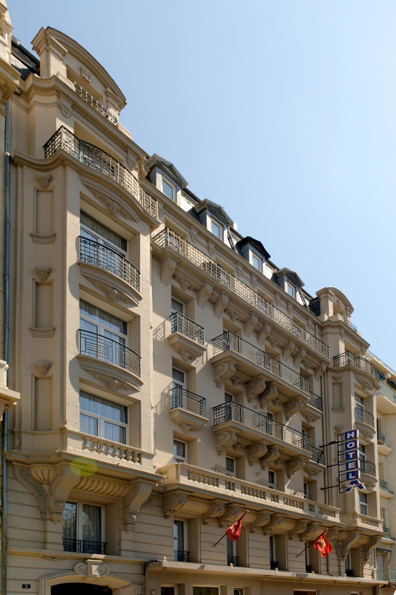Hotel Amirauté 3*