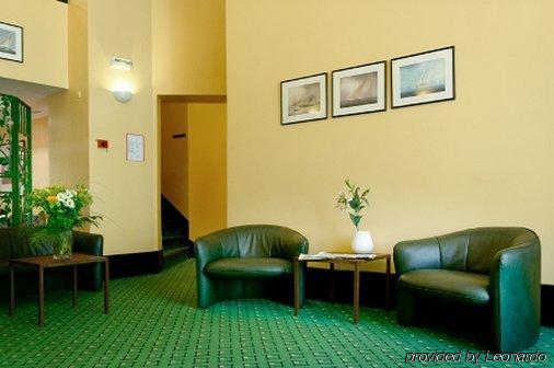 Amirauté Hotel